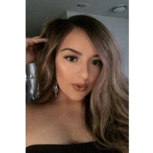 Meet your Posher, Clarissa